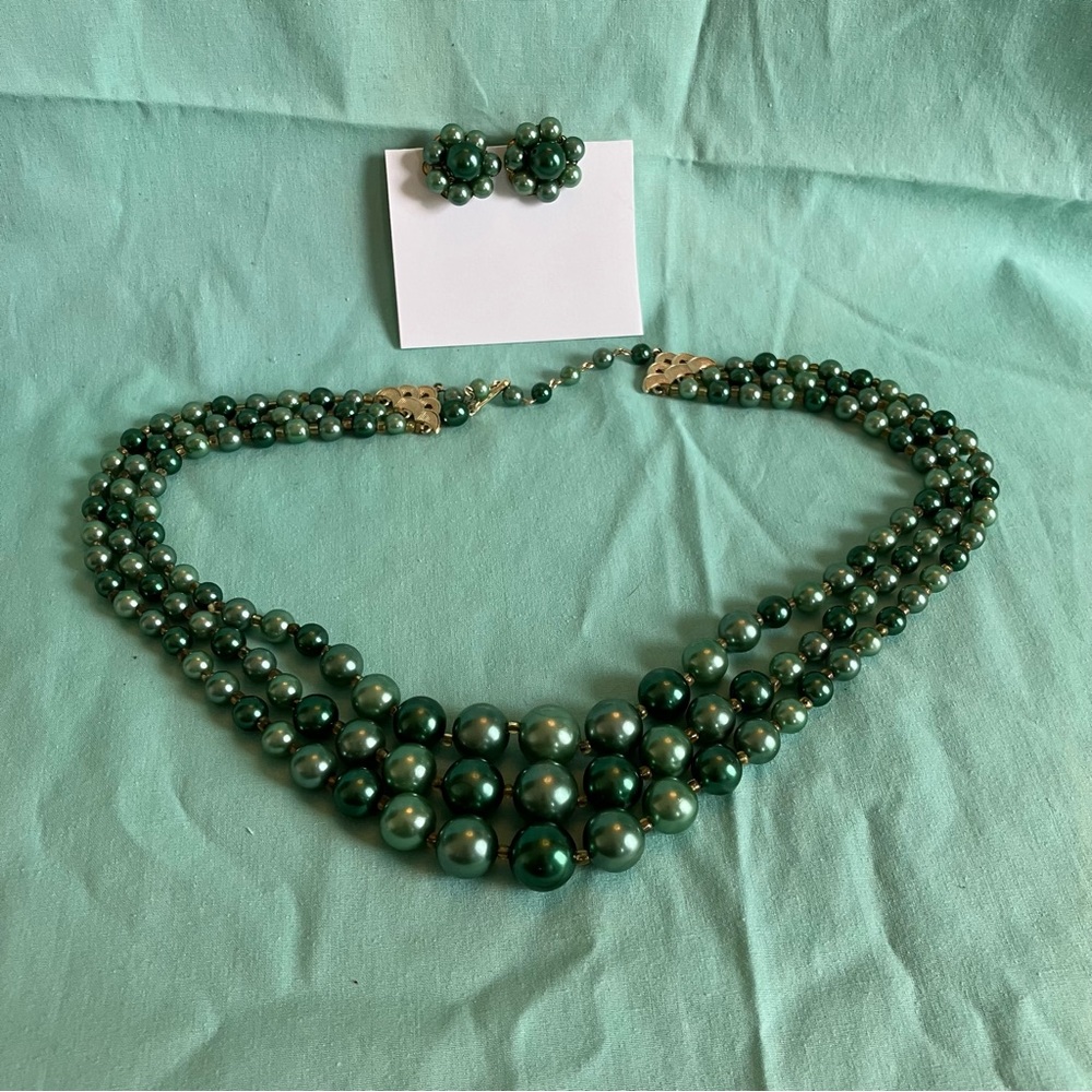 Vintage Green Bead Necklace & Earring Set